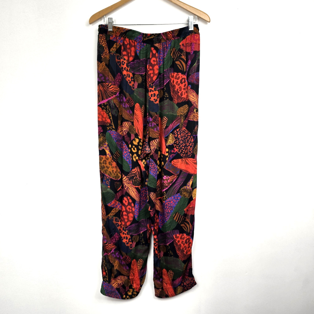 FARM Rio Multicolor Abstract Leaf Print Cropped Pants